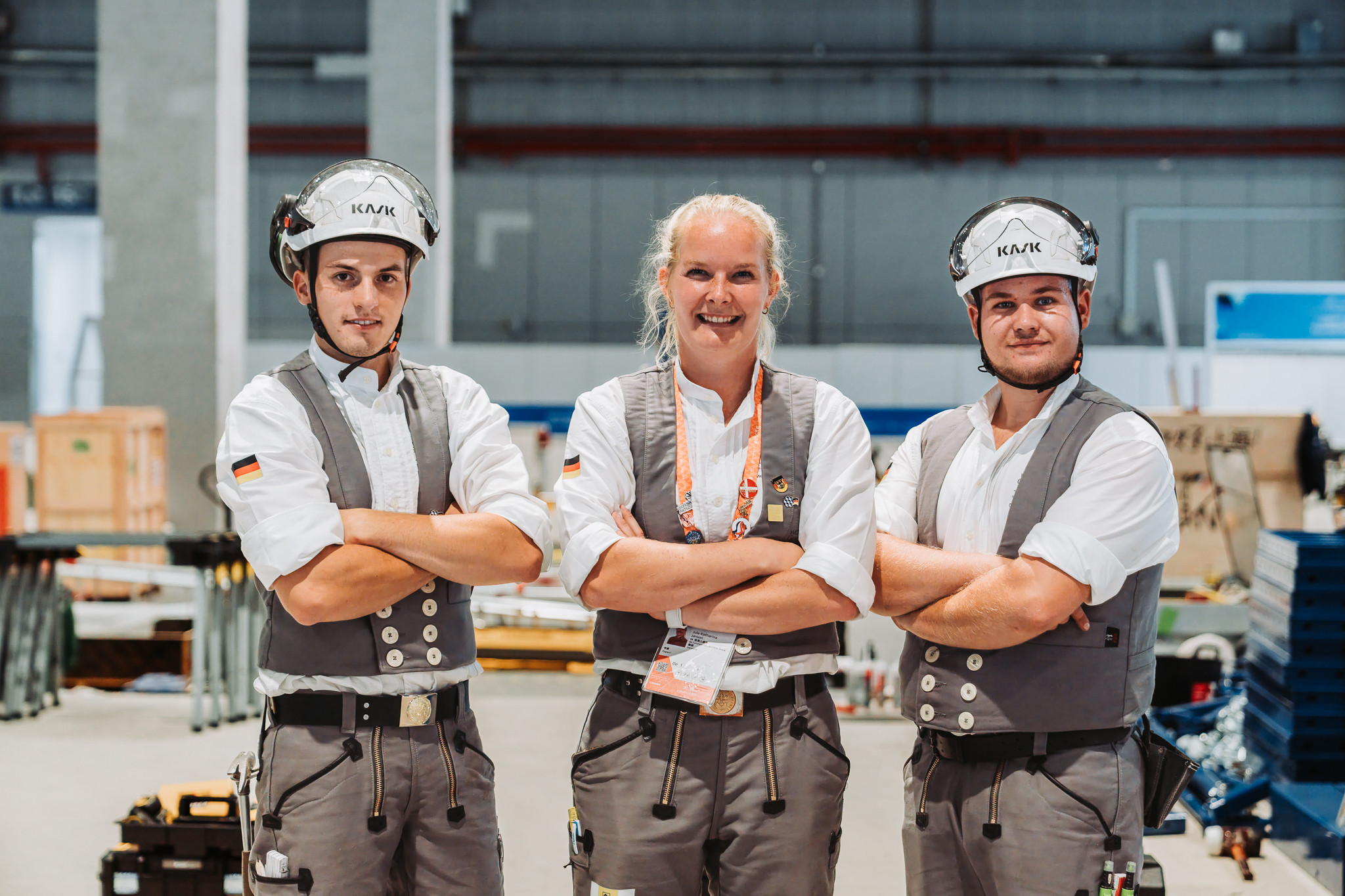 Jakob Distler und Tim Arnold mit Trainerin Jule Janson